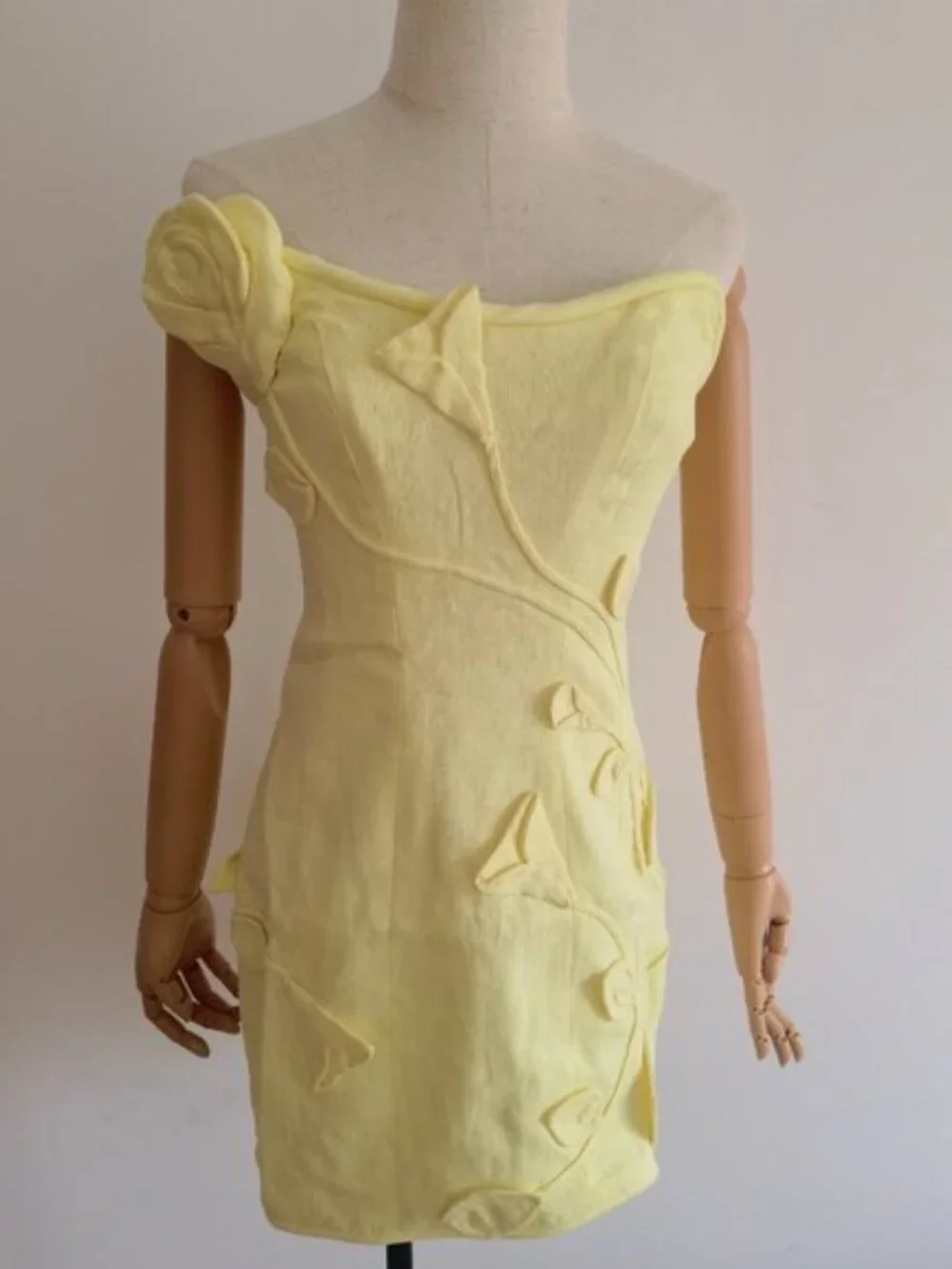 ZIMMERMANN Strapless floral-appliquéd linen mini dress - Picture 3 of 11